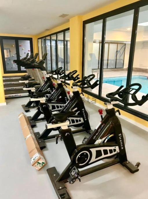 Estudios Homer Y Disney Con Piscina Olimpica Climatizada, Exterior,Gimnasio, Coworking, Netflix Y Wifi Gratis Сан-Себастиан-де-лос-Рейес Экстерьер фото